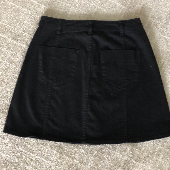 A-line with buttons down the front. - Picture 2 of 4